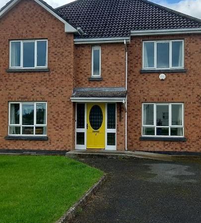 1 Cartrun Breac N39D7H6 Opposite Longford Rugby Club - See The Yellow Door Ngoại thất bức ảnh
